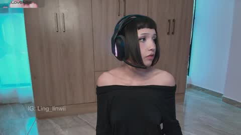 Snapshot of ling_meow chatting on 06-06-26, 12:32 Ling online show from 06-06-26, 12:32