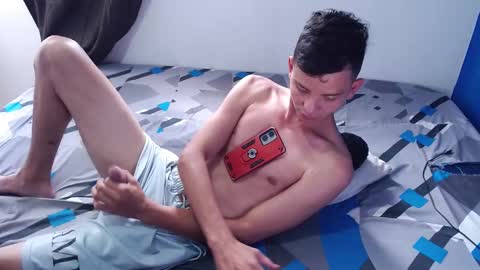 Snapshot of linger420 chatting on 01-15-25, 04:54 linger420 online show from 01-15-25, 04:54