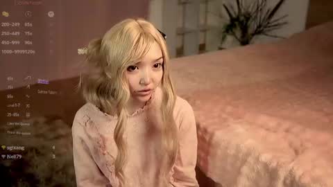 Linh -   online show from 06-18-26, 09:30