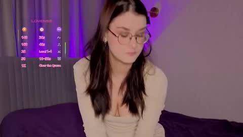 Snapshot of linna4cute chatting on 11-11-25, 06:13 Welcome honey Im Linna 3 online show from 11-11-25, 06:13
