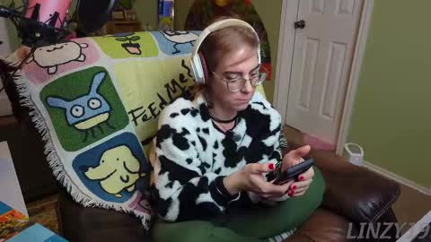 Linzy19 online show from 02-22-25, 03:23