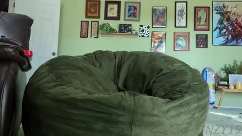 Linzy19 online show from 11-13-25, 08:52