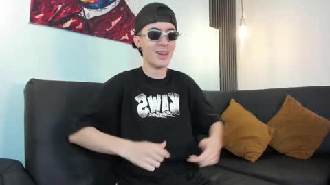 Snapshot of lio_____ chatting on 02-10-26, 03:32 Lio online show from 02-10-26, 03:32