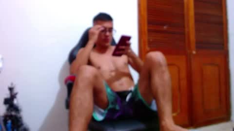 Snapshot of lion_grr chatting on 12-28-24, 02:33 lion_grr online show from 12-28-24, 02:33