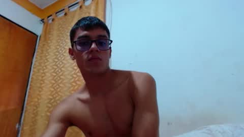 Snapshot of lion_grr chatting on 10-19-25, 10:10 lion_grr online show from 10-19-25, 10:10