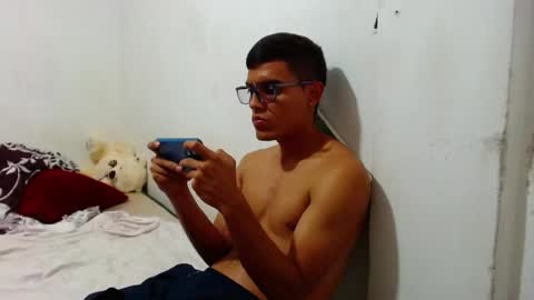 Snapshot of lion_grr chatting on 05-05-26, 01:24 lion_grr online show from 05-05-26, 01:24