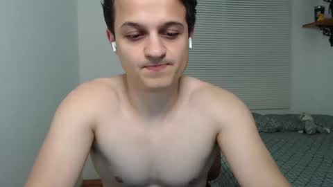 Snapshot of lioncluess chatting on 10-21-25, 11:27 Lion Cluess online show from 10-21-25, 11:27