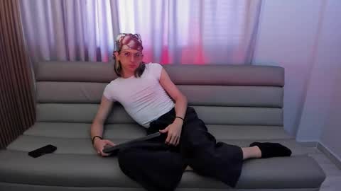 Snapshot of lior_evan chatting on 11-10-25, 11:42 Lior evan online show from 11-10-25, 11:42