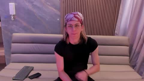 Snapshot of lior_evan chatting on 11-22-25, 11:42 Lior evan online show from 11-22-25, 11:42