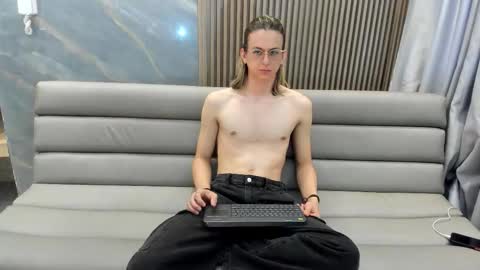 Snapshot of lior_evan chatting on 11-30-25, 11:58 Lior evan online show from 11-30-25, 11:58