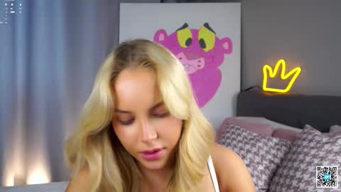 Snapshot of lipswithsmileonthem chatting on 10-08-25, 05:16 Amelia online show from 10-08-25, 05:16