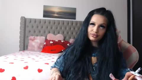 Lisa online show from 02-17-26, 08:48