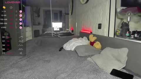 Snapshot of lisa__fox chatting on 10-11-25, 04:12 Lisa online show from 10-11-25, 04:12