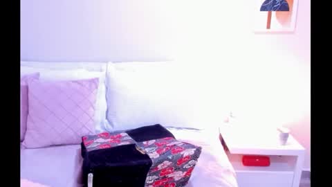 lisa laurent online show from 12-21-25, 03:46