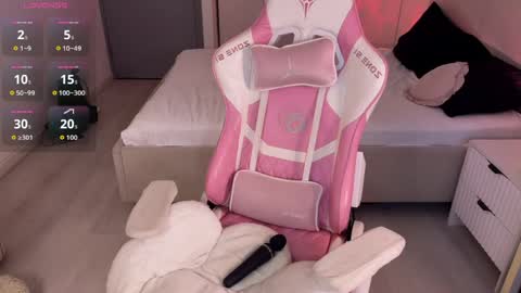 Snapshot of lisa_moons chatting on 05-11-26, 04:04 lisa_moons online show from 05-11-26, 04:04