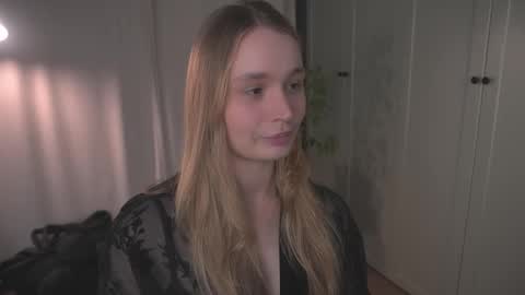 Elisabeth or Lisa online show from 02-08-26, 08:12