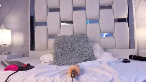 Snapshot of lisa_sweetas chatting on 06-19-26, 08:01 lisa_sweetas online show from 06-19-26, 08:01