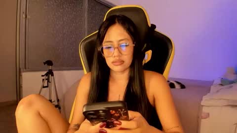 Lisa Thompson online show from 12-04-25, 01:48