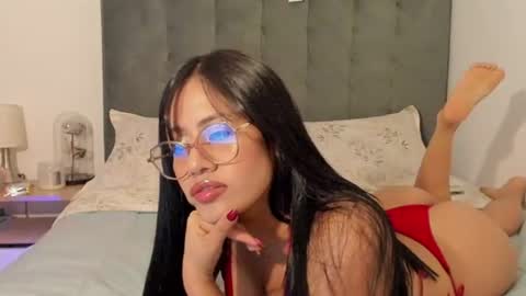 Snapshot of lisa_t08 chatting on 07-15-26, 01:11 Lisa Thompson online show from 07-15-26, 01:11