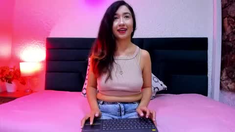 lisa white  online show from 03-19-26, 04:38