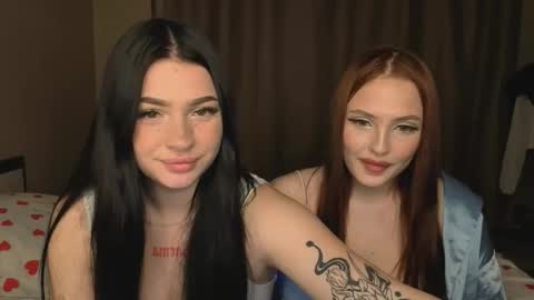 Snapshot of lisaanddenis chatting on 10-06-25, 05:21 Lisa and Den online show from 10-06-25, 05:21