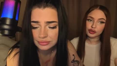 Snapshot of lisaanddenis chatting on 10-25-25, 01:07 Lisa and Den online show from 10-25-25, 01:07