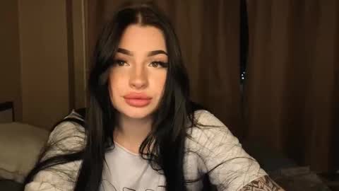 Snapshot of lisaanddenis chatting on 11-19-25, 04:51 Lisa and Den online show from 11-19-25, 04:51