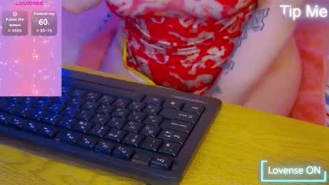 Lisa online show from 11-21-25, 08:35