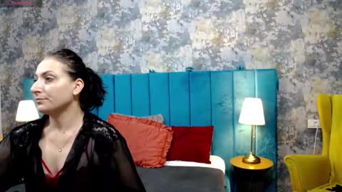 lisacroft online show from 12-17-25, 07:14