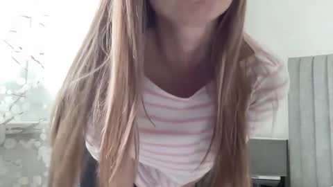 Snapshot of lisaflower1 chatting on 04-06-26, 02:40 Lisa online show from 04-06-26, 02:40