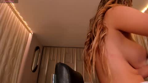 Lisa  Flowers online show from 02-24-26, 11:08