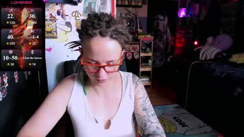Snapshot of lisafoxy_y chatting on 06-21-26, 06:16 Lisa online show from 06-21-26, 06:16