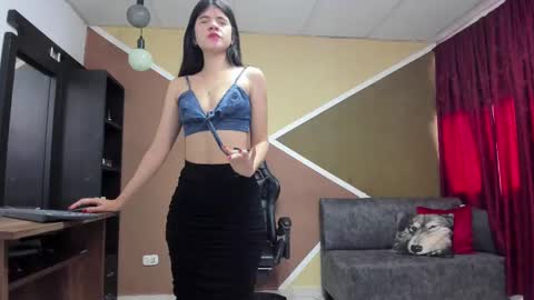 Snapshot of lisagray_1 chatting on 11-13-25, 08:19 Lisa Gray Independent Model online show from 11-13-25, 08:19
