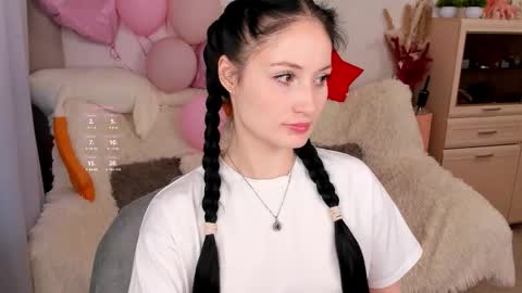 Snapshot of lisamooore chatting on 02-21-26, 11:00 Lisa Moore online show from 02-21-26, 11:00