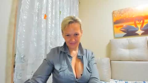 Snapshot of lisasimsx chatting on 07-17-26, 12:17 Lisasimsxs online show from 07-17-26, 12:17