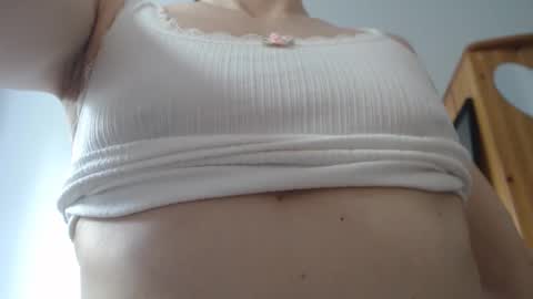 Snapshot of lisaskybaby chatting on 06-10-26, 06:56 Lisaskybaby online show from 06-10-26, 06:56