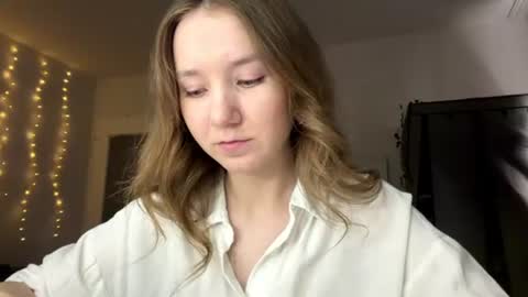 lisasmall online show from 06-19-26, 06:12