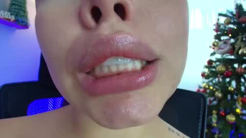 Snapshot of lisbet_21x chatting on 12-14-24, 07:25 Lisbet online show from 12-14-24, 07:25