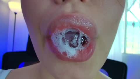 Snapshot of lisbet_21x chatting on 01-27-25, 06:52 Lisbet online show from 01-27-25, 06:52