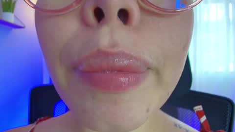 Snapshot of lisbet_21x chatting on 02-07-25, 07:27 Lisbet online show from 02-07-25, 07:27