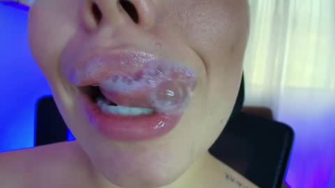 Snapshot of lisbet_21x chatting on 02-14-25, 10:25 Lisbet online show from 02-14-25, 10:25