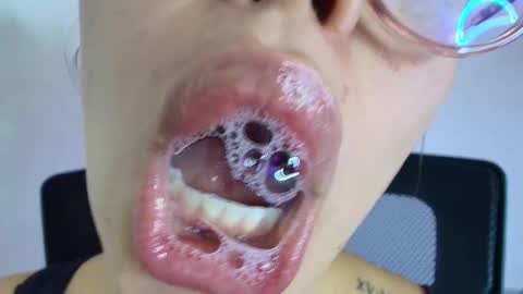 Snapshot of lisbet_21x chatting on 09-09-25, 10:31 Lisbet online show from 09-09-25, 10:31