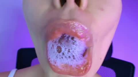 Snapshot of lisbet_21x chatting on 10-30-25, 10:32 Lisbet online show from 10-30-25, 10:32