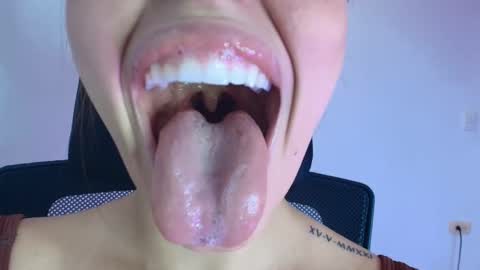 Snapshot of lisbet_21x chatting on 11-11-25, 08:53 Lisbet online show from 11-11-25, 08:53