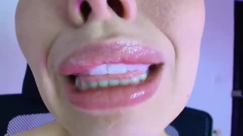 Snapshot of lisbet_21x chatting on 11-15-25, 02:57 Lisbet online show from 11-15-25, 02:57