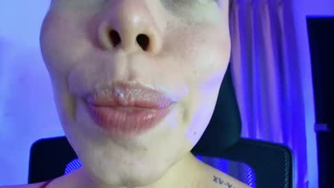 Snapshot of lisbet_21x chatting on 06-11-26, 12:32 Lisbet online show from 06-11-26, 12:32