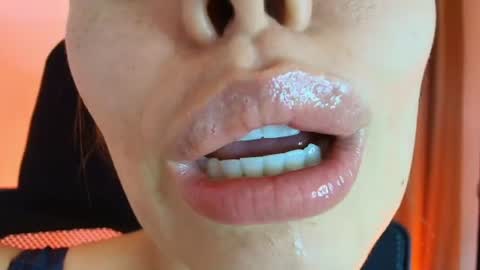 Snapshot of lisbet_21x chatting on 06-14-26, 11:40 Lisbet online show from 06-14-26, 11:40