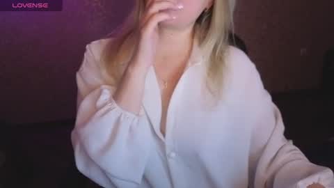 Snapshot of lisenok26 chatting on 06-09-26, 10:54 Anna online show from 06-09-26, 10:54