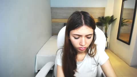 Liseth Fox online show from 12-16-24, 12:49