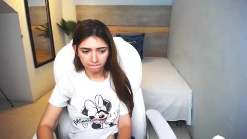 Liseth Fox online show from 12-20-24, 10:22